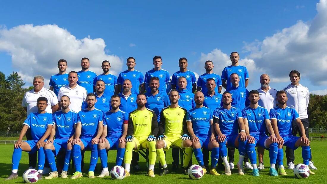 Mannschaftsfoto FC Kosova Regensburg